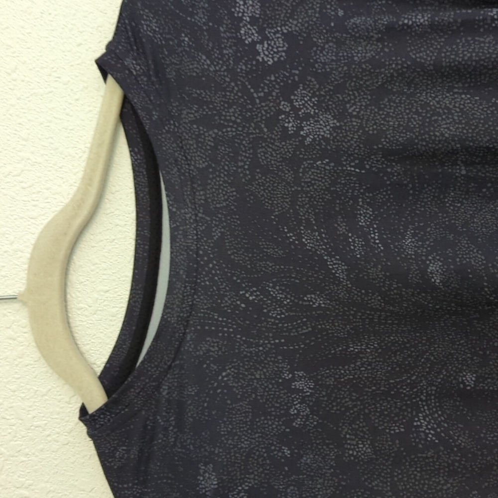 Columbia Long Sleeve Omni Wick Top Back Twist Detail Size Large - Picture 4 of 11